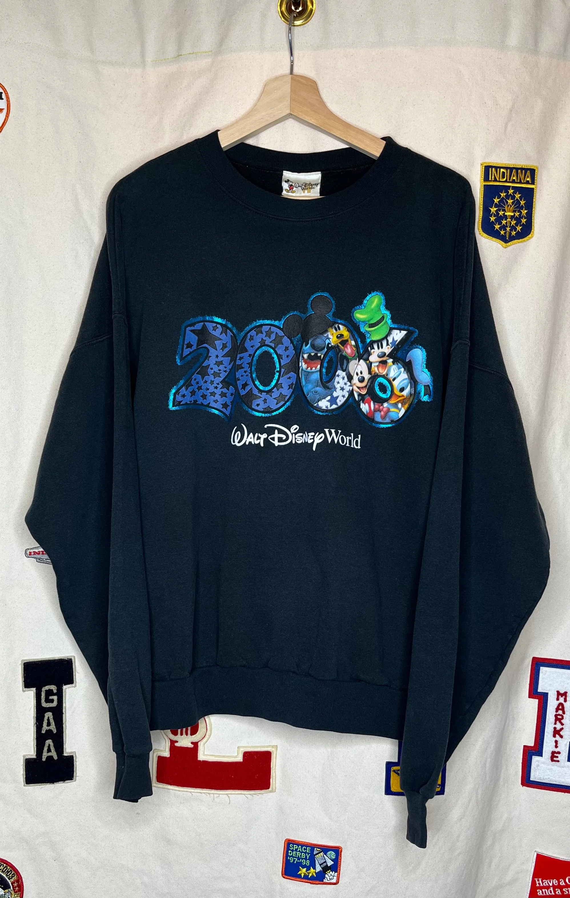 2006 Walt Disney World Crewneck: XL