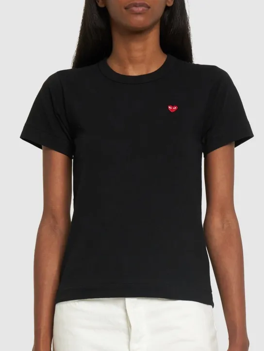 Comme des Garçons Play   Embroidered red heart cotton t-shirt 