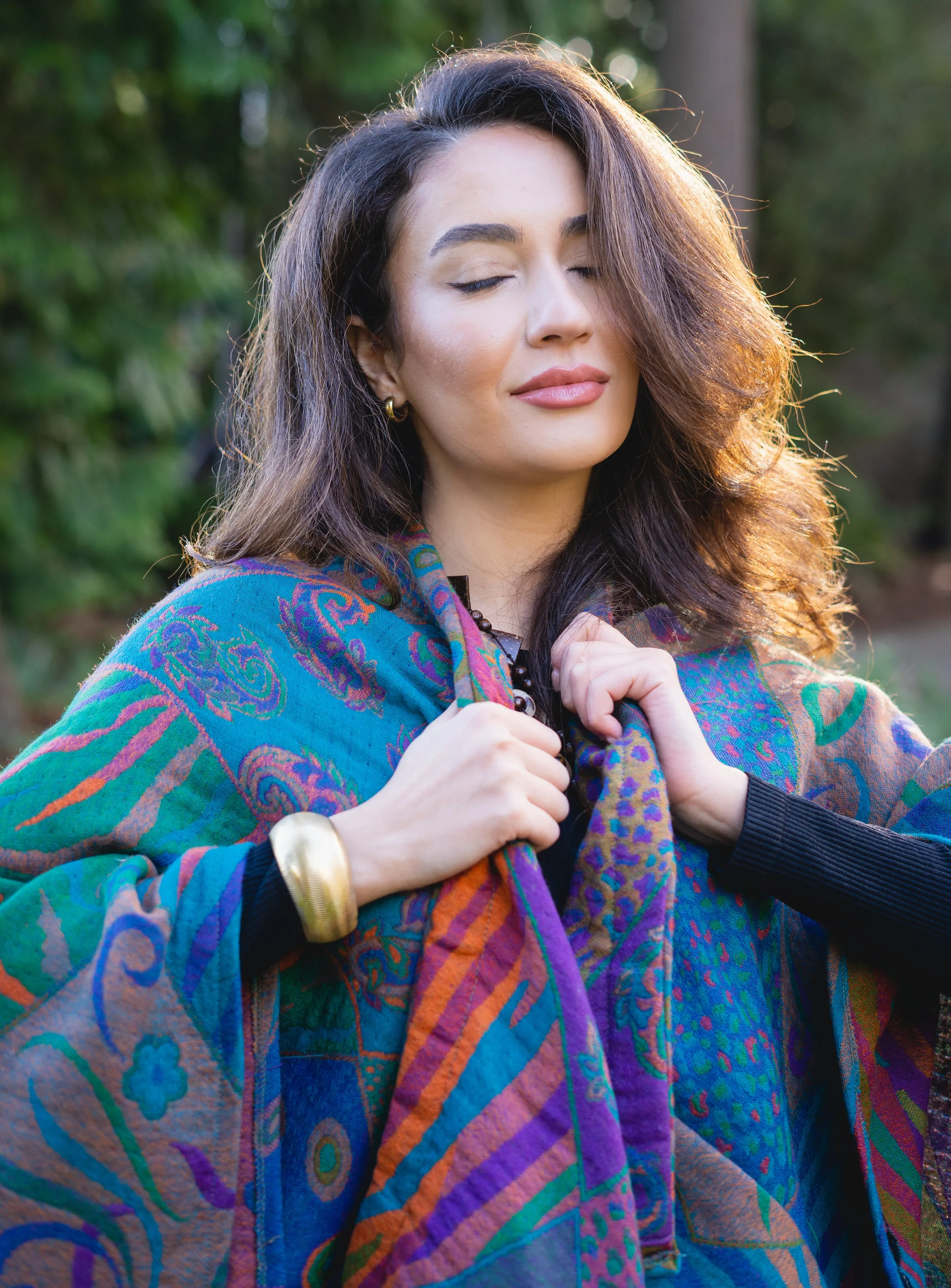 In Style Regular Poncho in Reversible Turquoise colors   Free Bag