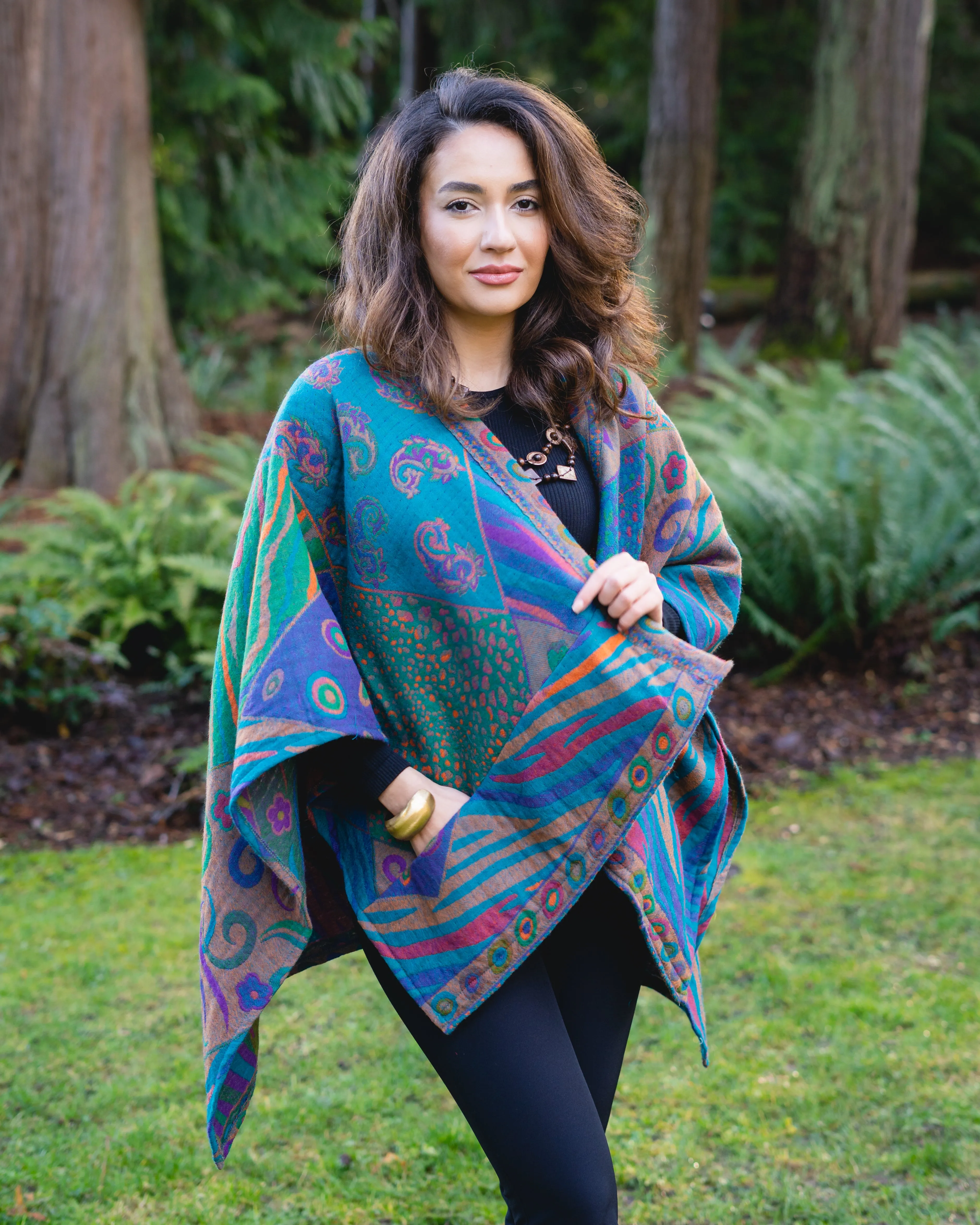 In Style Regular Poncho in Reversible Turquoise colors   Free Bag