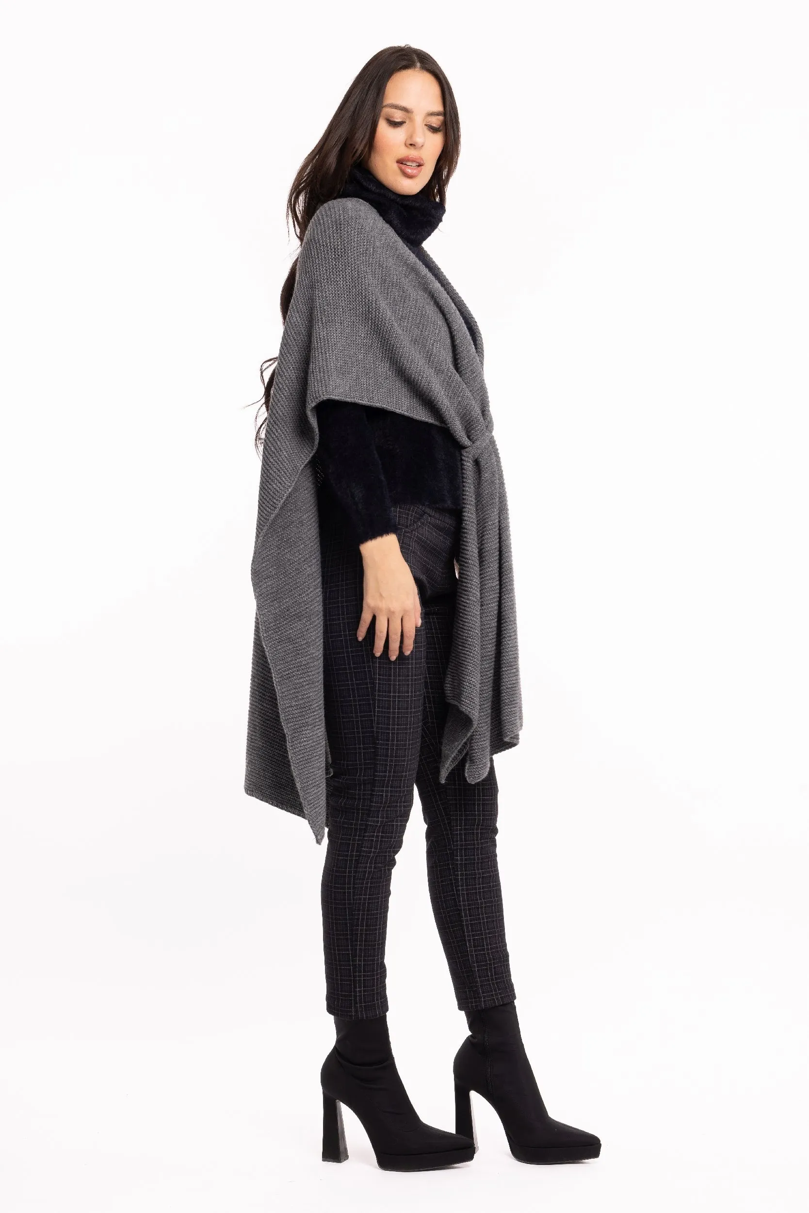 M Made in Italy – Ladies Knitted Poncho – Beige