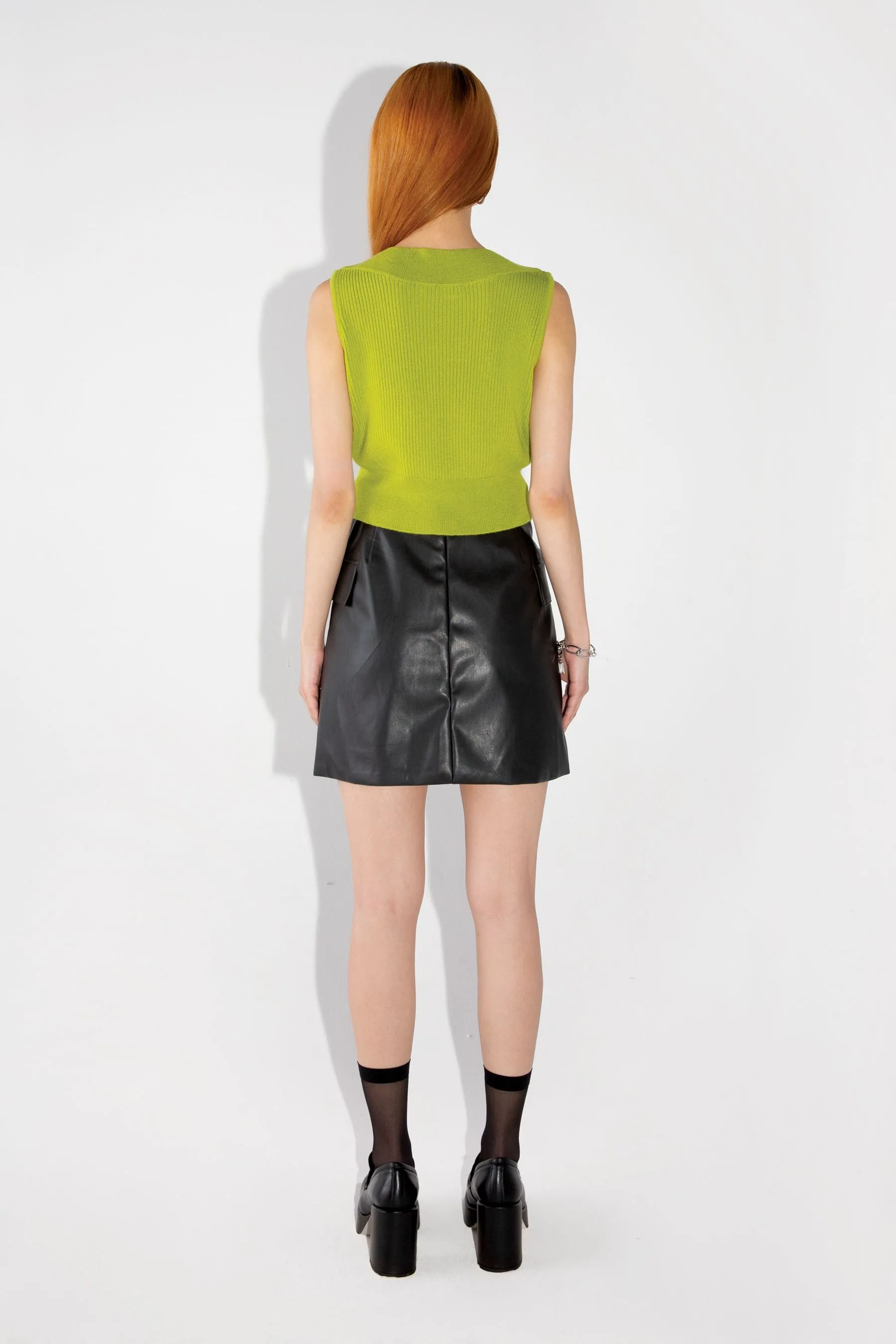 SLEEVELESS SWEATER