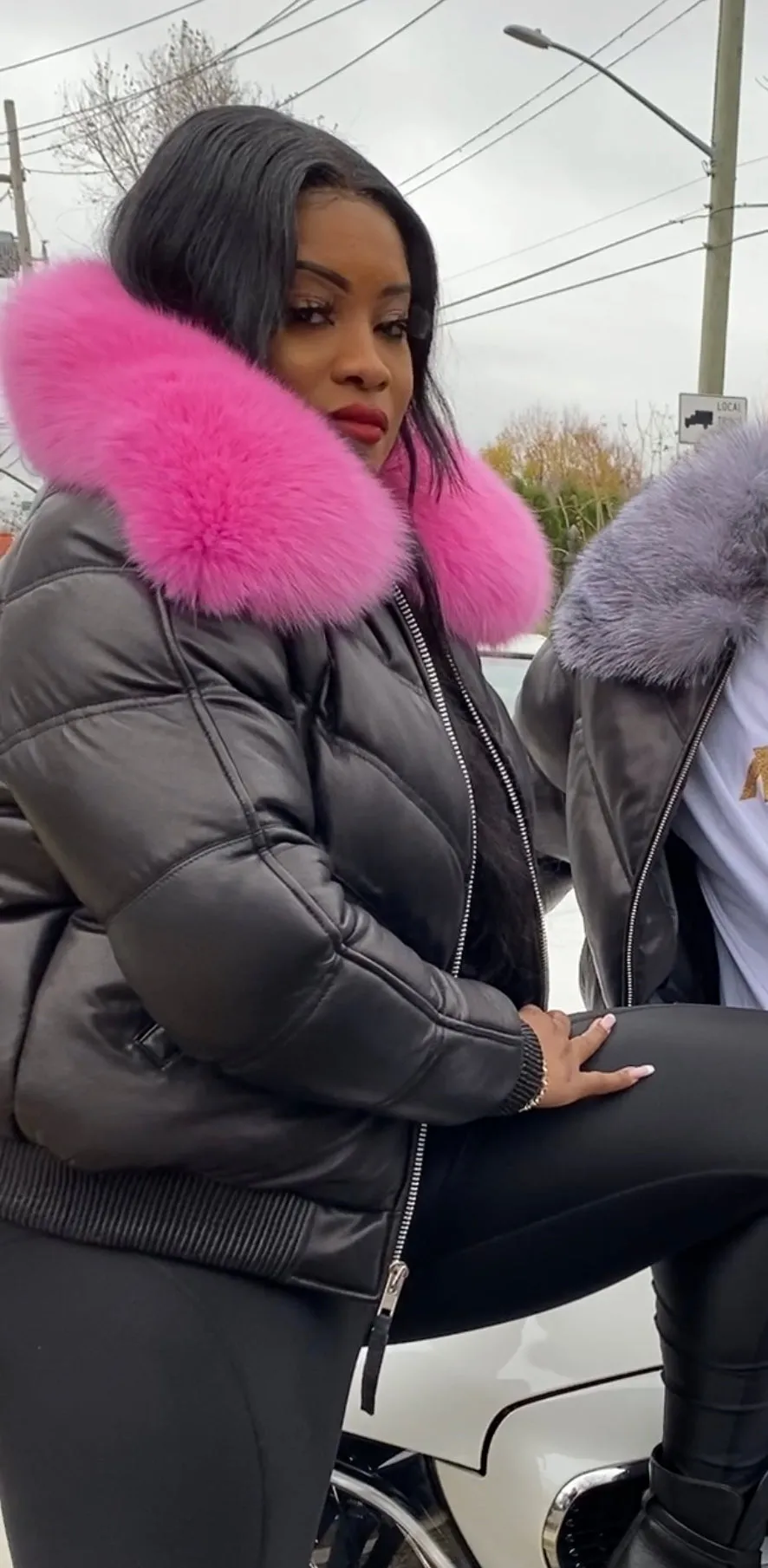 Women's V-Bomber Black Premium Fox Fur Collar [Pink Fur]